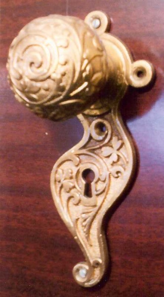 File:DAR000091 Brass Doorknob Exterior.jpg