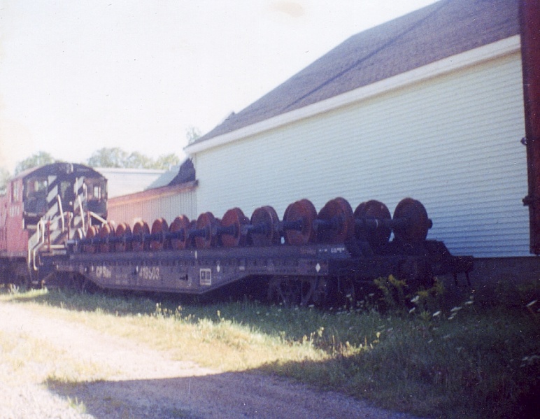File:DAR flat car at Hantsport date unknown.jpg
