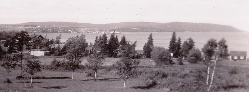 File:Digby from Halifax-bound train.jpg
