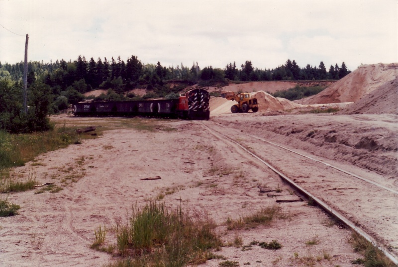 File:Round hill ballast pit.jpg