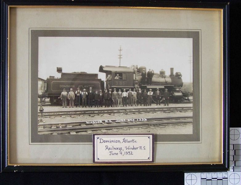 File:385 With Employees.jpg