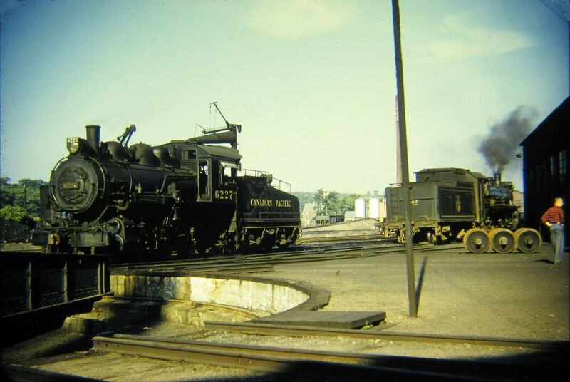 File:6227 and 2627 1956.jpg