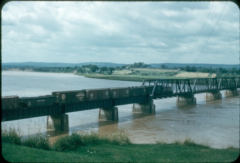 File:Avon River Bridge and Freight Train 1959 a.jpg