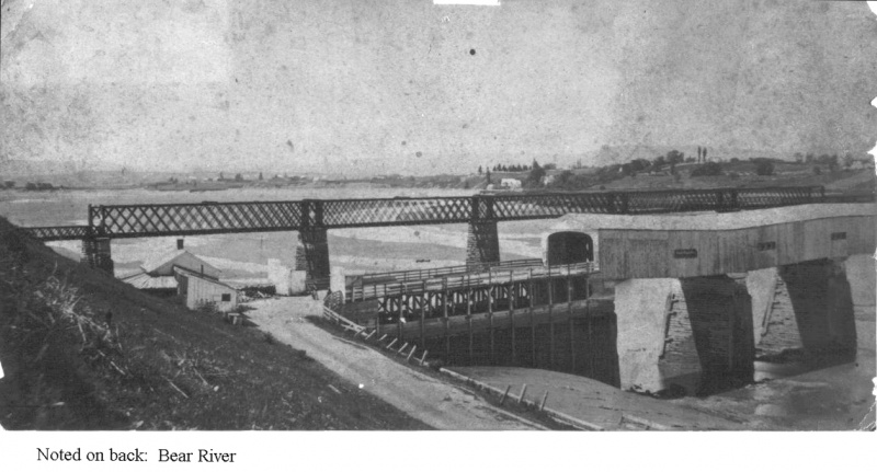 File:Avon River Bridge b.jpg