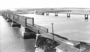 Avon River Bridge f.jpg