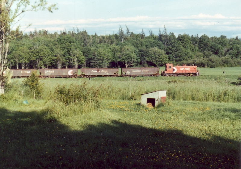 File:Ballasttrainbloomfield2.jpg
