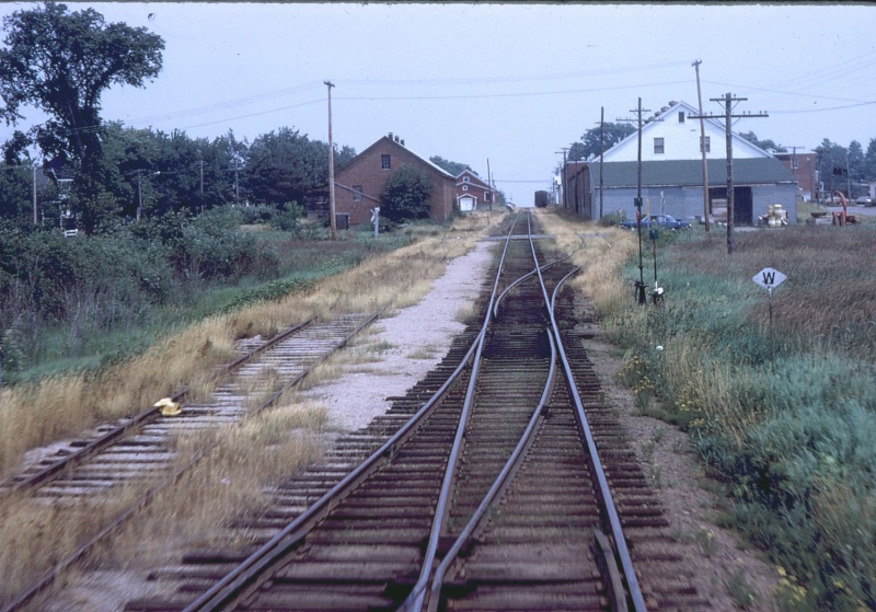 File:Berwick looking east 1975 a.jpg