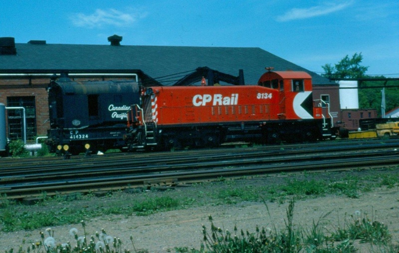 File:CPR8134 16 June 1975 Kentville.jpg