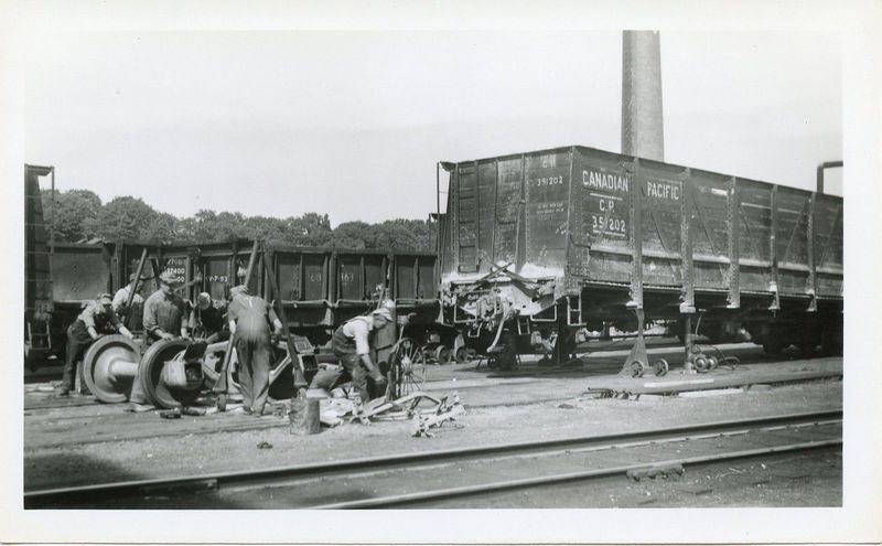 File:CPR 351202 truck change.jpg