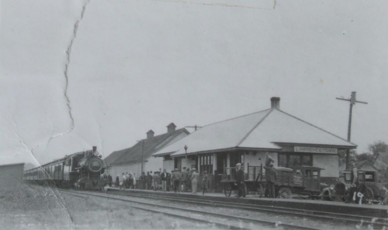 File:DAR0502 at Lawrencetown Station.jpg
