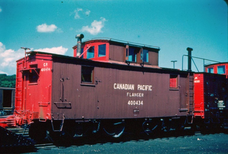 File:DAR400434 Kentville July 1963 Jim ODonnell.jpg