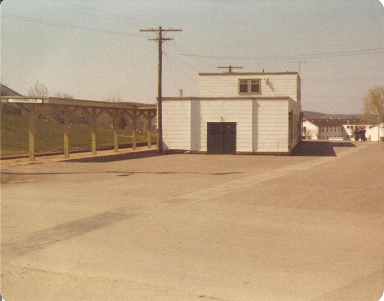 File:DARCornwallisStationNorthSide'80.jpg