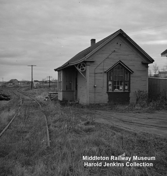 File:DAR - Avonport Station Side View-Harold Jenkins Photo-18November1962.JPG