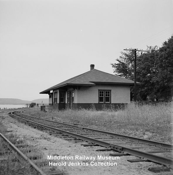 File:DAR - Clementsport Station End-Harold Jenkins Photo-July1959.JPG