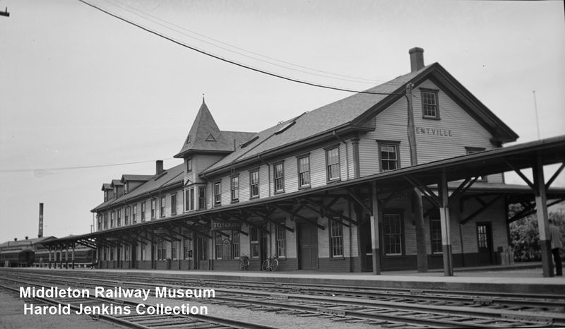 File:DAR - Kentville Station East End-Harold Jenkins Photo-15June1946.jpg