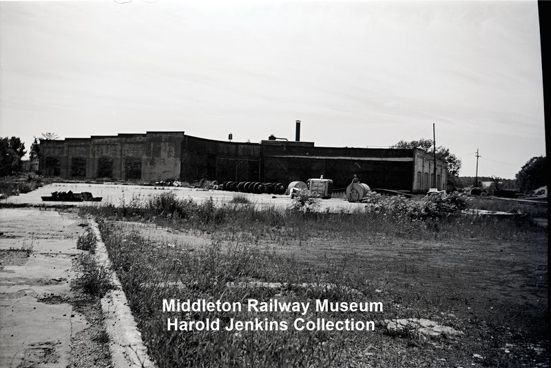 File:DAR - RoundHouse - Kentville-Harold Jenkins Photo-18June1970.JPG