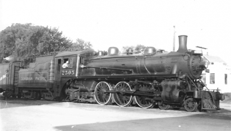 File:DAR 2505 Windsor Aug 1951.jpg