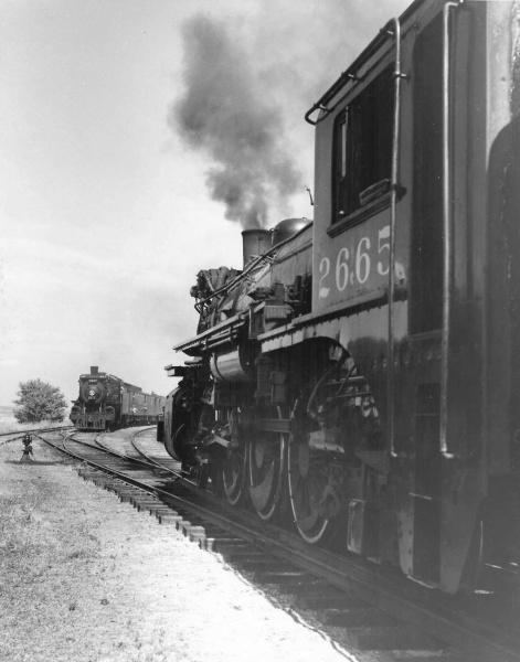 File:DAR 2665 at Annapolis Royal - CPR No 25351.jpg