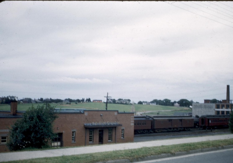 File:DAR Yarmouth NS depot 8-26-58.jpg