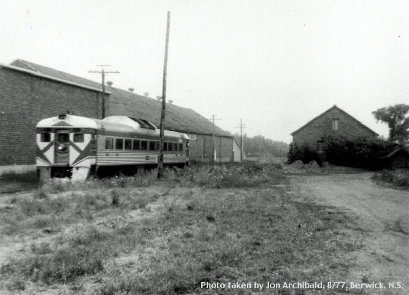 File:Dayliner Berwick Aug77.jpg