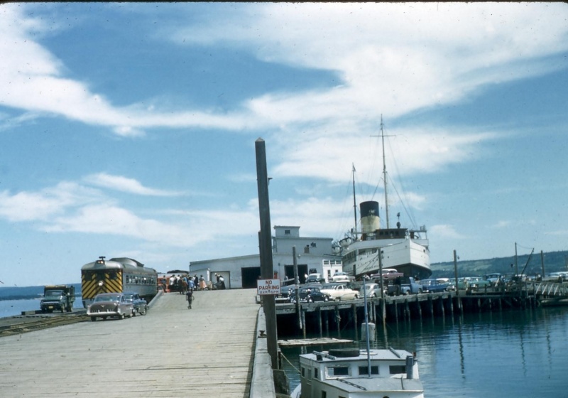 File:Dayliner at Digby Wharf.jpg