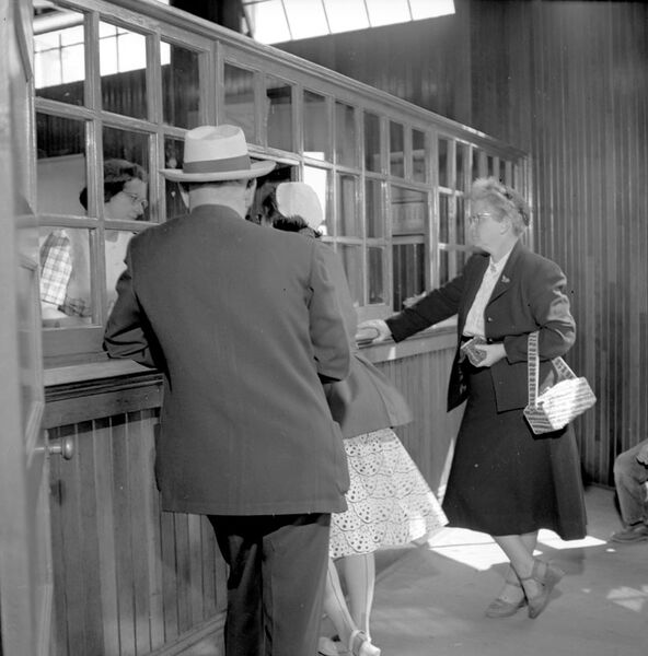 File:Digby Wharf Ticket Office.jpg