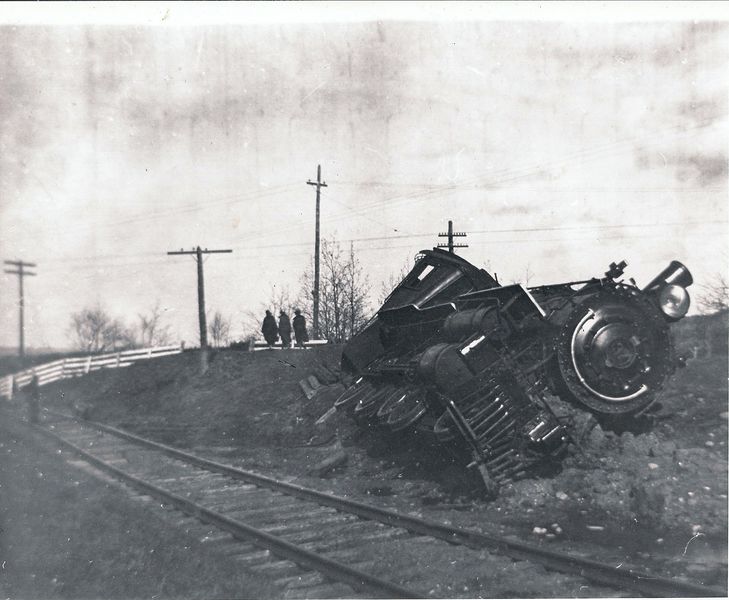 File:Engine37 De-Railment 002.jpg