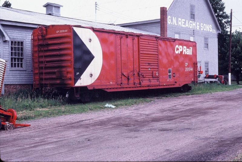 File:F1000024.jpg