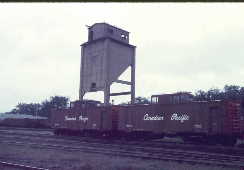 File:Flangers 400568,400570 Kentville, NS 8-73 129.jpg