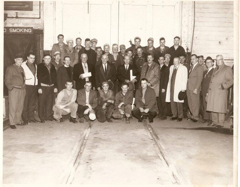 File:KentvilleCarShopEmployees.jpg