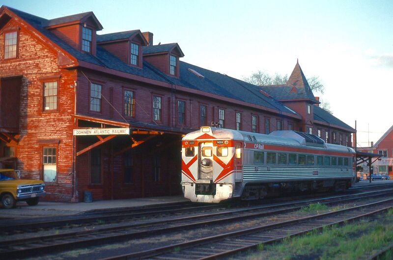 File:Kentville Station, Nova Scotia, 26 May'77 B.jpg
