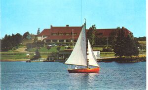 Lakeside Inn Colour Postcard.JPG
