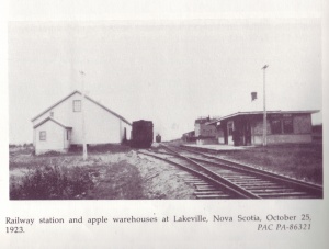 Lakeville station 1923.jpg