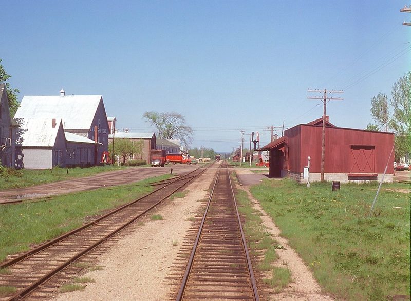 File:Middleton, Nova Scotia, 26 May'77.jpg