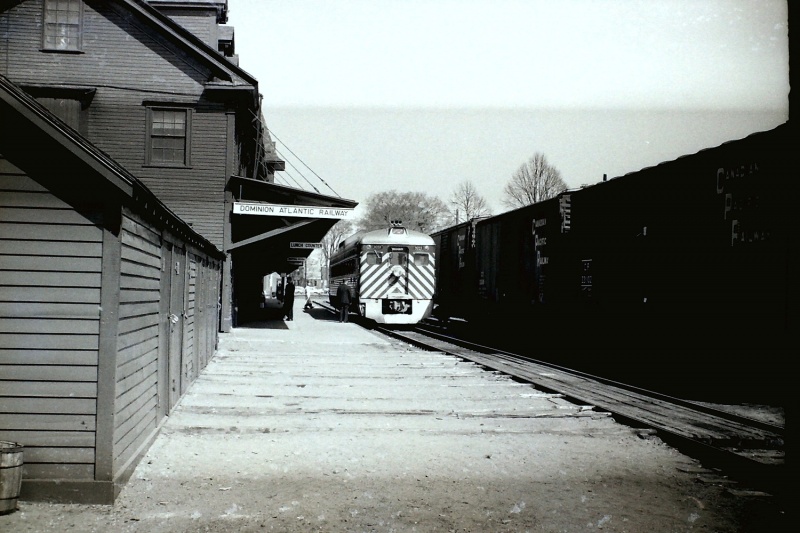 File:PICT0005 CP 9059 Kentville May 5-64.JPG