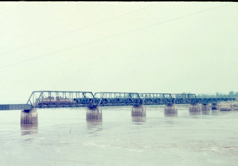 File:Plaster train, Avon R.jpg