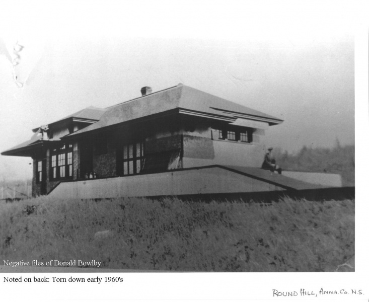 File:RoundHill.jpg