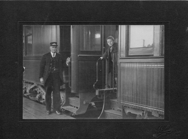 File:Royal Visit Unidentified 4.jpg