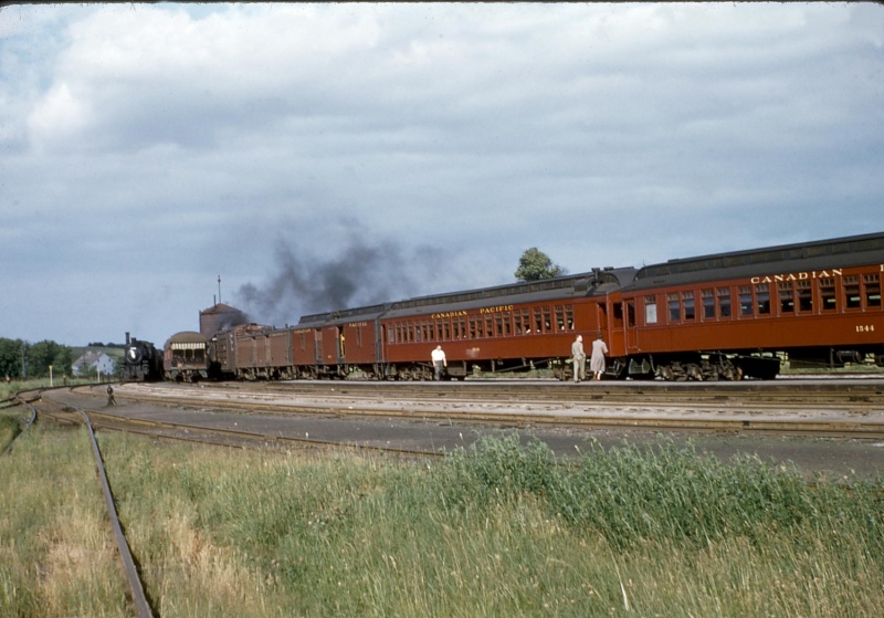 File:Trains No. 1-97-98 b.jpg