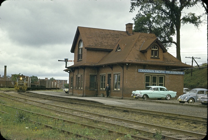 File:Windsor Station c.jpg